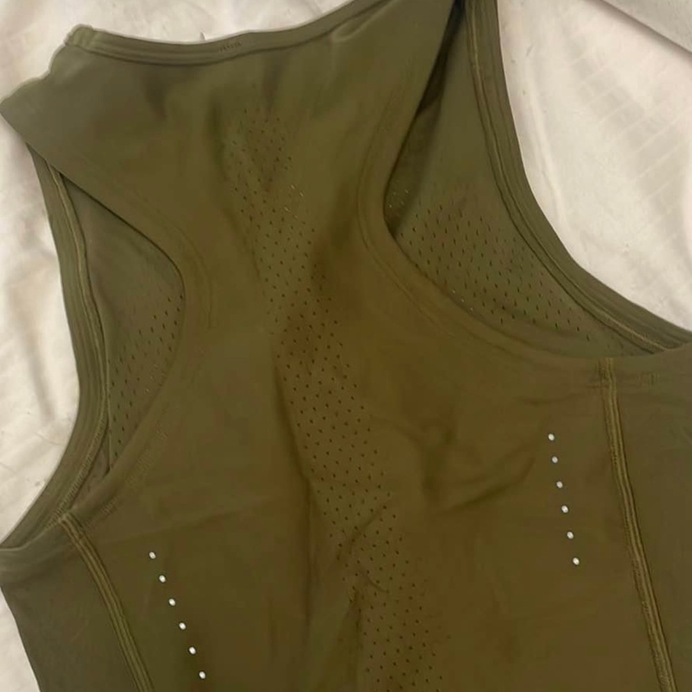 Lululemon cropped tank